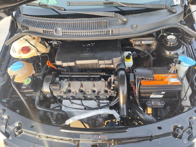 VOLKSWAGEN VOYAGE 1.0 MI 8V 2011/2011 HUBNER MULTIMARCAS FARROUPILHA / Carros no Vale