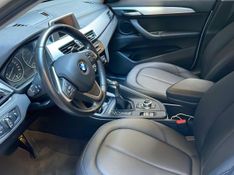 BMW X1 2.0 16V TURBO ACTIVEFLEX SDRIVE20I 4P AUTOMÁTICO 2017/2018 FÁBIO BERNARDES PORTO ALEGRE / Carros no Vale