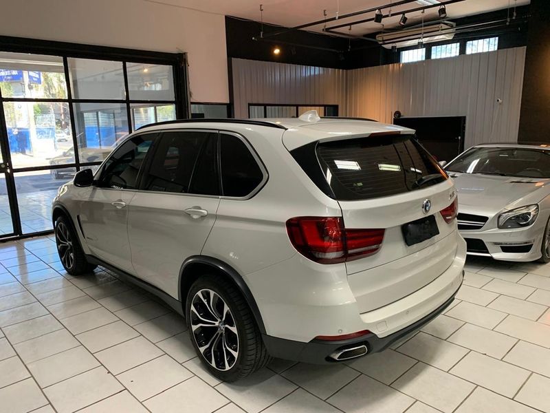 BMW X5 3.0 4X4 30D I6 TURBO DIESEL 4P AUTOMÁTICO 2017/2017 FÁBIO BERNARDES PORTO ALEGRE / Carros no Vale