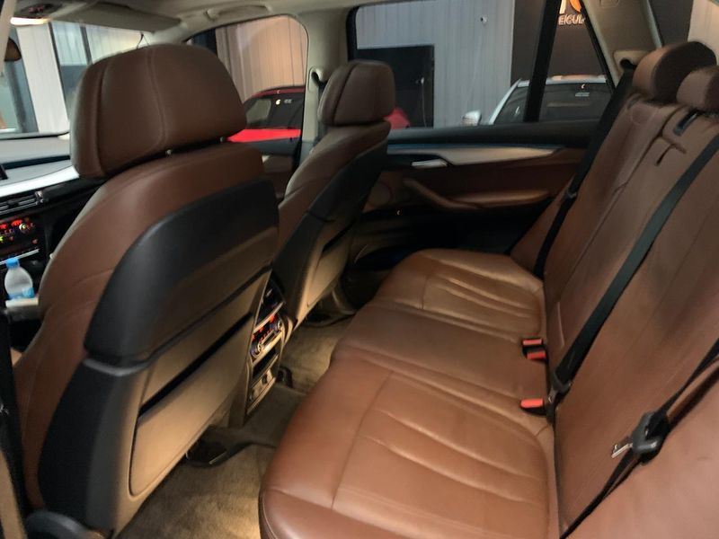 BMW X5 3.0 4X4 30D I6 TURBO DIESEL 4P AUTOMÁTICO 2017/2017 FÁBIO BERNARDES PORTO ALEGRE / Carros no Vale