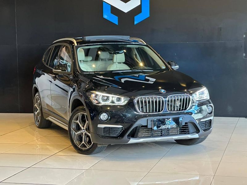 BMW X1 SDRIVE 20i X-Line 2.0 TB Active Flex 2017/2018 CONCEPT MOTORS PASSO FUNDO / Carros no Vale