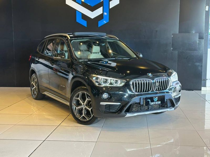BMW X1 SDRIVE 20i X-Line 2.0 TB Active Flex 2017/2018 CONCEPT MOTORS PASSO FUNDO / Carros no Vale