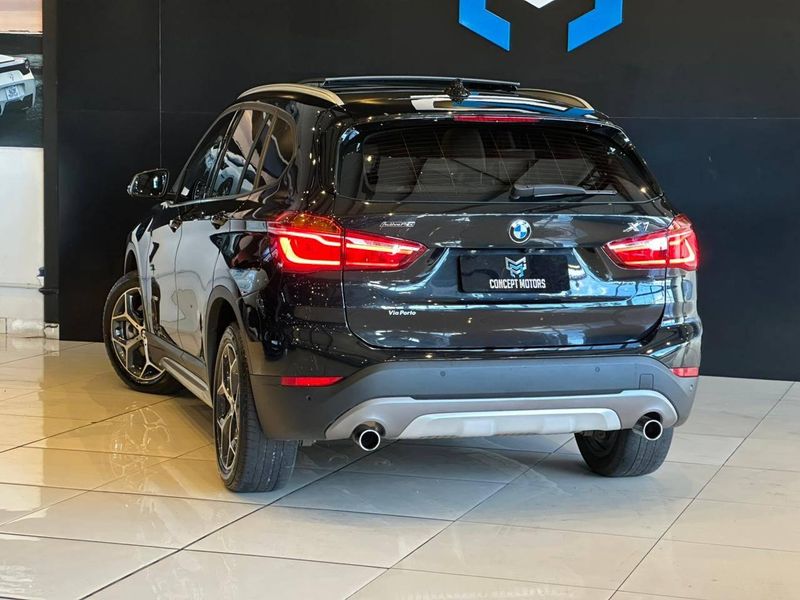 BMW X1 SDRIVE 20i X-Line 2.0 TB Active Flex 2017/2018 CONCEPT MOTORS PASSO FUNDO / Carros no Vale