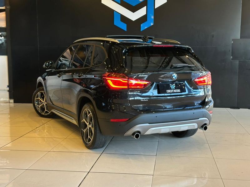 BMW X1 SDRIVE 20i X-Line 2.0 TB Active Flex 2017/2018 CONCEPT MOTORS PASSO FUNDO / Carros no Vale