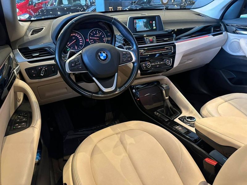 BMW X1 SDRIVE 20i X-Line 2.0 TB Active Flex 2017/2018 CONCEPT MOTORS PASSO FUNDO / Carros no Vale