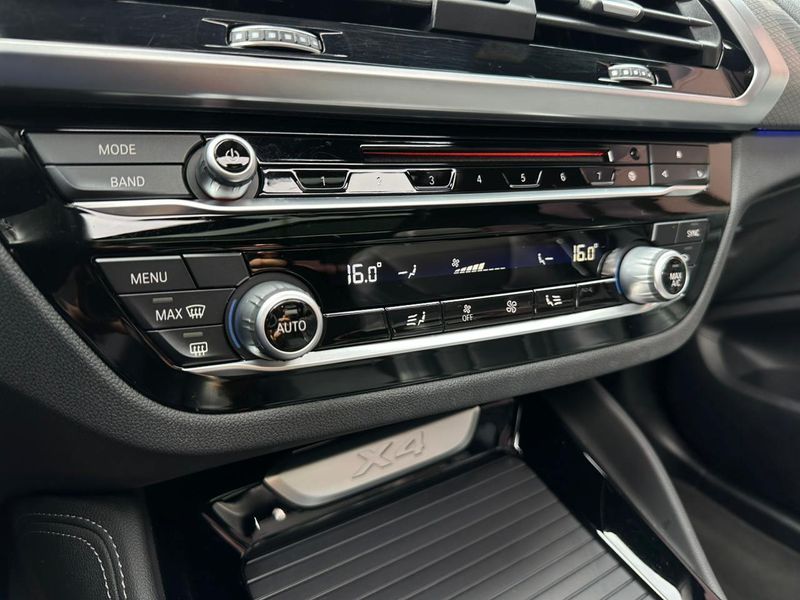 BMW X4 XDRIVE 30i M-Sport 2.0 TB 252cv Aut 2019/2019 CONCEPT MOTORS PASSO FUNDO / Carros no Vale