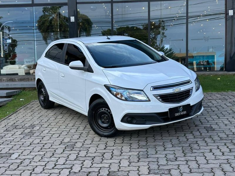 Chevrolet Onix HATCH LT 1.4 8V FlexPower 5p Mec. 2015/2016 CONCEPT MOTORS PASSO FUNDO / Carros no Vale