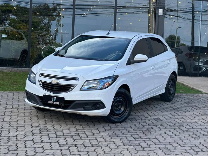 Chevrolet Onix HATCH LT 1.4 8V FlexPower 5p Mec. 2015/2016 CONCEPT MOTORS PASSO FUNDO / Carros no Vale