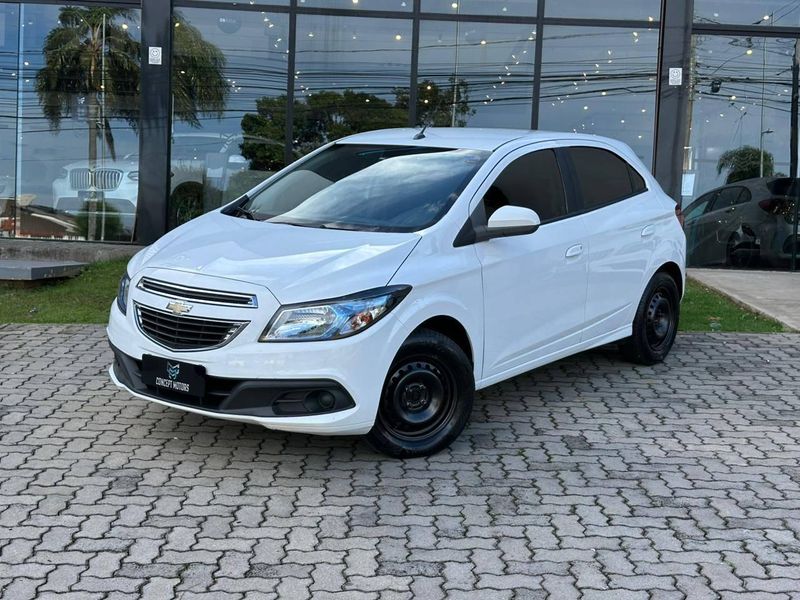 Chevrolet Onix HATCH LT 1.4 8V FlexPower 5p Mec. 2015/2016 CONCEPT MOTORS PASSO FUNDO / Carros no Vale