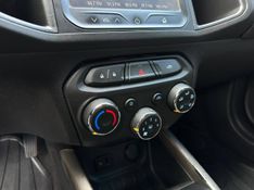 Chevrolet Onix HATCH LT 1.4 8V FlexPower 5p Mec. 2015/2016 CONCEPT MOTORS PASSO FUNDO / Carros no Vale