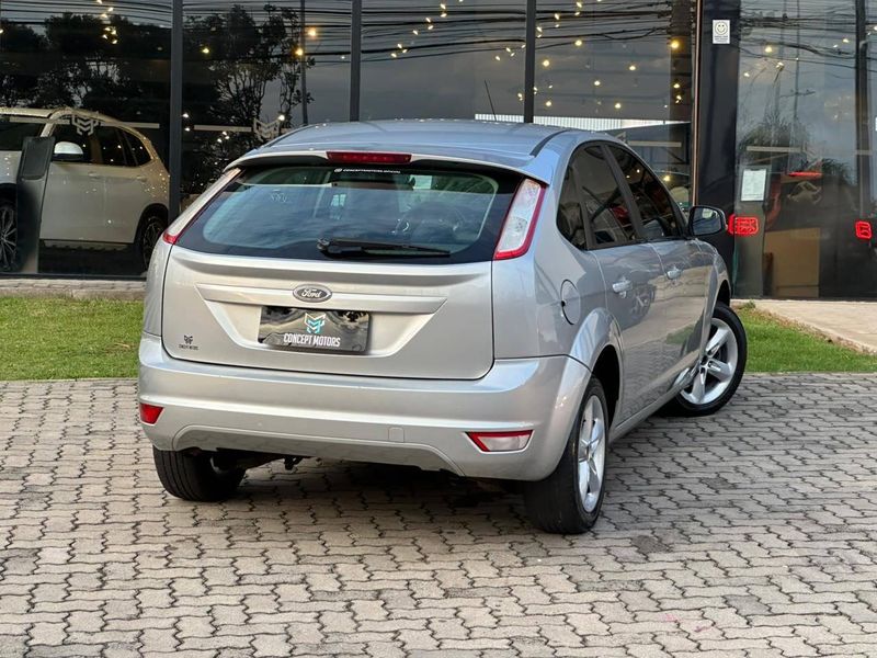 Ford Focus 2.0 16V/ 2.0 16V Flex 5p 2009/2009 CONCEPT MOTORS PASSO FUNDO / Carros no Vale Ford Focus 2.0 16V/ 2.0 16V Flex 5p 2009/2009 CONCEPT MOTORS PASSO FUNDO / Carros no Vale