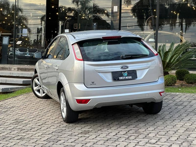 Ford Focus 2.0 16V/ 2.0 16V Flex 5p 2009/2009 CONCEPT MOTORS PASSO FUNDO / Carros no Vale Ford Focus 2.0 16V/ 2.0 16V Flex 5p 2009/2009 CONCEPT MOTORS PASSO FUNDO / Carros no Vale