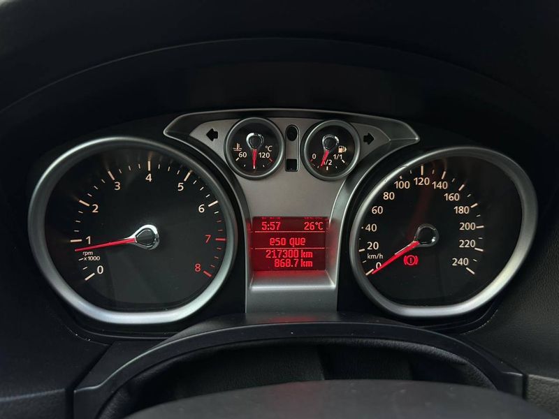 Ford Focus 2.0 16V/ 2.0 16V Flex 5p 2009/2009 CONCEPT MOTORS PASSO FUNDO / Carros no Vale Ford Focus 2.0 16V/ 2.0 16V Flex 5p 2009/2009 CONCEPT MOTORS PASSO FUNDO / Carros no Vale