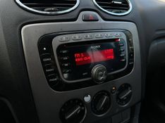 Ford Focus 2.0 16V/ 2.0 16V Flex 5p 2009/2009 CONCEPT MOTORS PASSO FUNDO / Carros no Vale