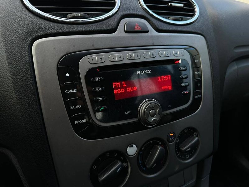 Ford Focus 2.0 16V/ 2.0 16V Flex 5p 2009/2009 CONCEPT MOTORS PASSO FUNDO / Carros no Vale Ford Focus 2.0 16V/ 2.0 16V Flex 5p 2009/2009 CONCEPT MOTORS PASSO FUNDO / Carros no Vale