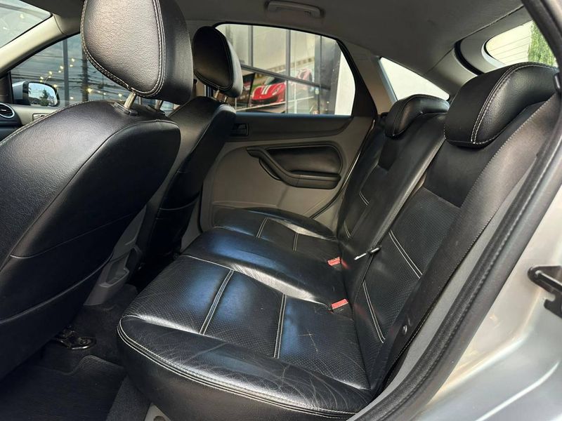 Ford Focus 2.0 16V/ 2.0 16V Flex 5p 2009/2009 CONCEPT MOTORS PASSO FUNDO / Carros no Vale Ford Focus 2.0 16V/ 2.0 16V Flex 5p 2009/2009 CONCEPT MOTORS PASSO FUNDO / Carros no Vale