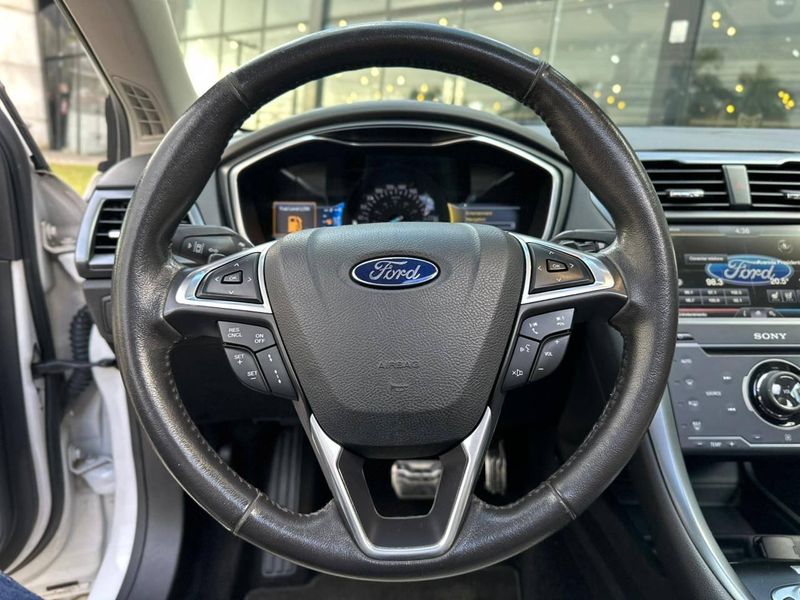 Ford Fusion Titanium 2.0 GTDI Eco Awd Aut. 2014/2015 CONCEPT MOTORS PASSO FUNDO / Carros no Vale