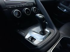 Jaguar E-Pace R-Dyn SE 2.0 AWD 250cv Aut/Flex. 2018/2018 CONCEPT MOTORS PASSO FUNDO / Carros no Vale