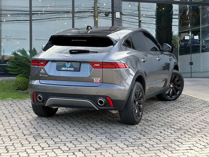 Jaguar E-Pace R-Dyn SE 2.0 AWD 250cv Aut/Flex. 2018/2018 CONCEPT MOTORS PASSO FUNDO / Carros no Vale