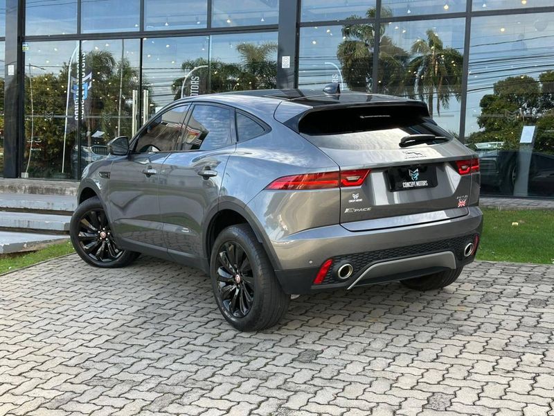 Jaguar E-Pace R-Dyn SE 2.0 AWD 250cv Aut/Flex. 2018/2018 CONCEPT MOTORS PASSO FUNDO / Carros no Vale