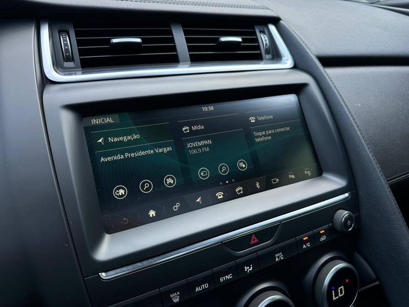 Jaguar E-Pace R-Dyn SE 2.0 AWD 250cv Aut/Flex. 2018/2018 CONCEPT MOTORS PASSO FUNDO / Carros no Vale