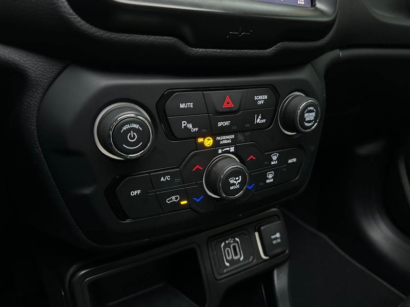 Jeep Renegade SAHARA T270 1.3 TB 4×2 Flex Aut 2024/2025 CONCEPT MOTORS PASSO FUNDO / Carros no Vale Jeep Renegade SAHARA T270 1.3 TB 4×2 Flex Aut 2024/2025 CONCEPT MOTORS PASSO FUNDO / Carros no Vale