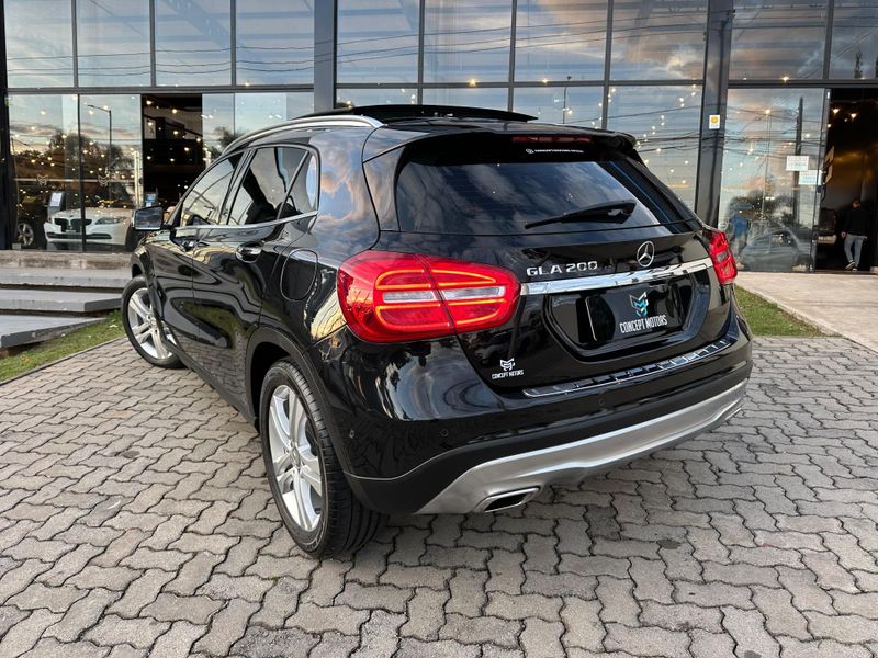 Mercedes-Benz Gla 200 Vision 1.6/1.6 TB 16V Flex Aut. 2014/2015 CONCEPT MOTORS PASSO FUNDO / Carros no Vale