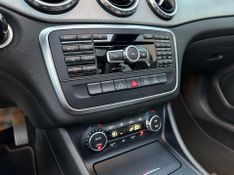 Mercedes-Benz Gla 200 Vision 1.6/1.6 TB 16V Flex Aut. 2014/2015 CONCEPT MOTORS PASSO FUNDO / Carros no Vale