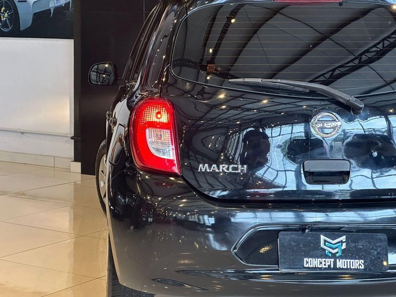 Nissan March S 1.0 12V Flex 5p 2016/2017 CONCEPT MOTORS PASSO FUNDO / Carros no Vale