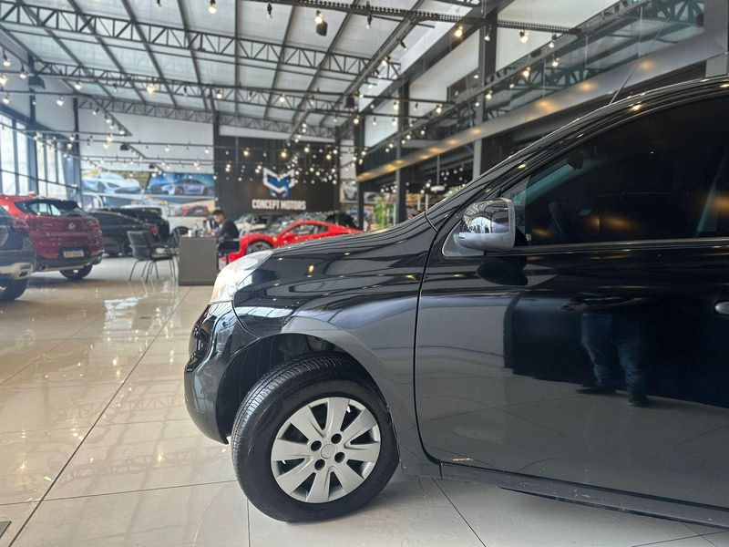 Nissan March S 1.0 12V Flex 5p 2016/2017 CONCEPT MOTORS PASSO FUNDO / Carros no Vale