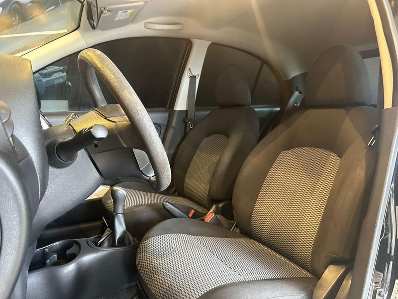 Nissan March S 1.0 12V Flex 5p 2016/2017 CONCEPT MOTORS PASSO FUNDO / Carros no Vale