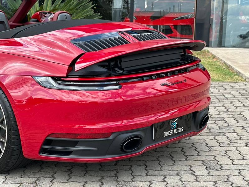 Porsche 911 Carrera S Cabriolet 3.0 (991/992) 2022/2023 CONCEPT MOTORS PASSO FUNDO / Carros no Vale