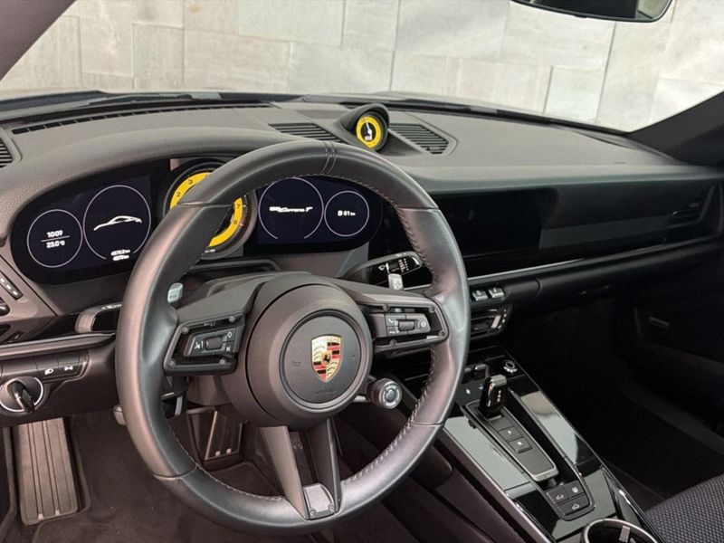 Porsche 911 Carrera T 3.0 2023/2024 CONCEPT MOTORS PASSO FUNDO / Carros no Vale