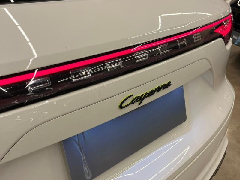 Porsche Cayenne 3.0 V6 (HÃ­brido) 2022/2022 CONCEPT MOTORS PASSO FUNDO / Carros no Vale