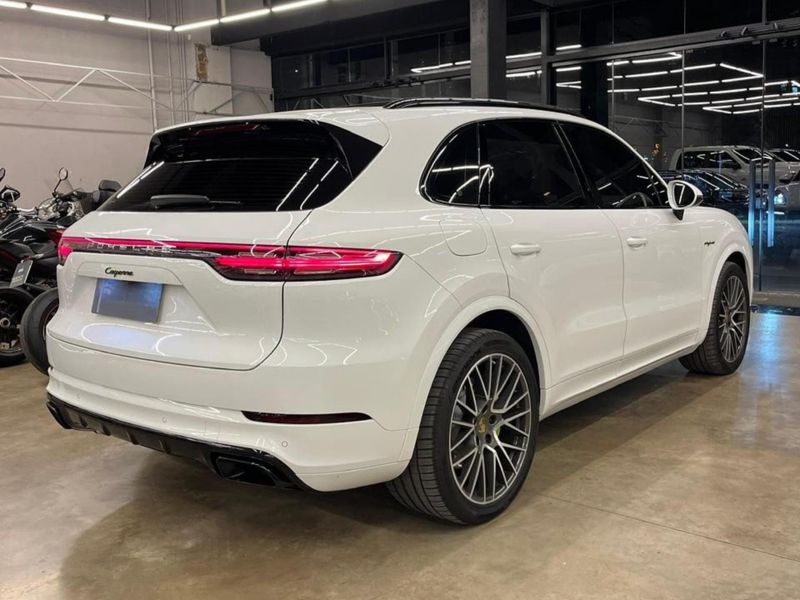 Porsche Cayenne 3.0 V6 (HÃ­brido) 2022/2022 CONCEPT MOTORS PASSO FUNDO / Carros no Vale