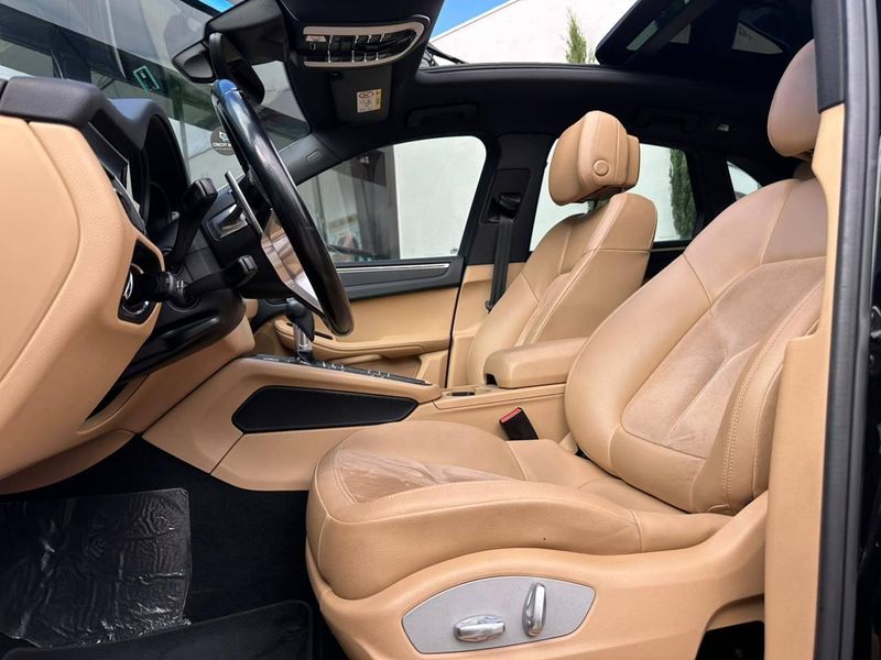 Porsche Macan 2.0 Turbo 2018/2018 CONCEPT MOTORS PASSO FUNDO / Carros no Vale