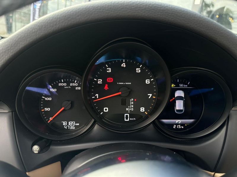 Porsche Macan 2.0 Turbo 2018/2018 CONCEPT MOTORS PASSO FUNDO / Carros no Vale