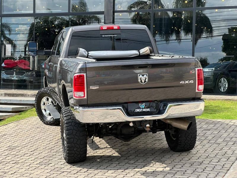 Ram 2500 LARAMIE 6.7 TDI CD 4×4 Diesel 2015/2016 CONCEPT MOTORS PASSO FUNDO / Carros no Vale