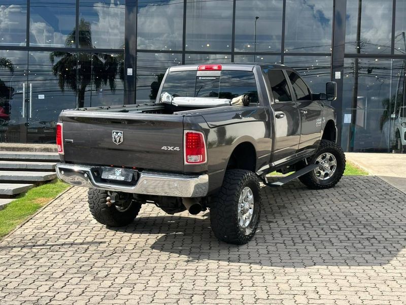 Ram 2500 LARAMIE 6.7 TDI CD 4×4 Diesel 2015/2016 CONCEPT MOTORS PASSO FUNDO / Carros no Vale