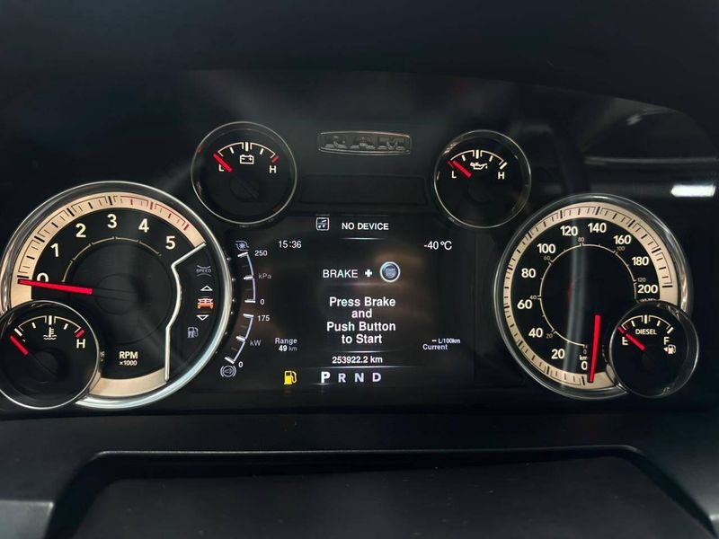 Ram 2500 LARAMIE 6.7 TDI CD 4×4 Diesel 2015/2016 CONCEPT MOTORS PASSO FUNDO / Carros no Vale