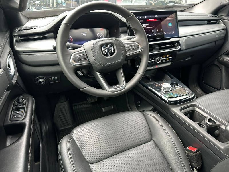 Ram Rampage REBEL 2.0 TB CD 4X4 Diesel Aut. 2024/2024 CONCEPT MOTORS PASSO FUNDO / Carros no Vale