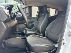 Renault Kwid OUTSIDER 1.0 Flex 12V 5p Mec. 2023/2024 CONCEPT MOTORS PASSO FUNDO / Carros no Vale