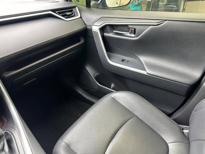 Toyota RAV-4 S 4×4 Aut (HÃ­brido) 2019/2019 CONCEPT MOTORS PASSO FUNDO / Carros no Vale