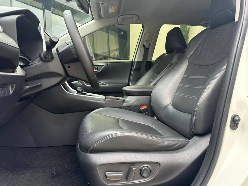 Toyota RAV-4 S 4×4 Aut (HÃ­brido) 2019/2019 CONCEPT MOTORS PASSO FUNDO / Carros no Vale