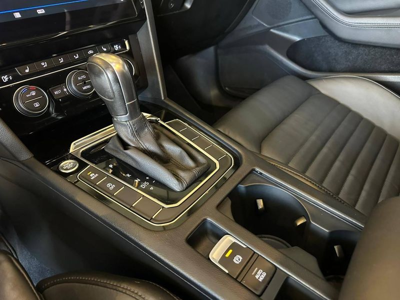 Volkswagen Passat Highline 2.0 TSI 220cv Tip. 2018/2019 CONCEPT MOTORS PASSO FUNDO / Carros no Vale