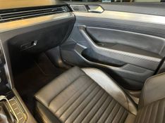 Volkswagen Passat Highline 2.0 TSI 220cv Tip. 2018/2019 CONCEPT MOTORS PASSO FUNDO / Carros no Vale