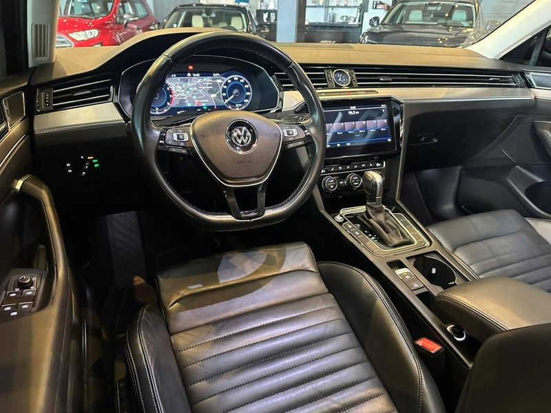 Volkswagen Passat Highline 2.0 TSI 220cv Tip. 2018/2019 CONCEPT MOTORS PASSO FUNDO / Carros no Vale