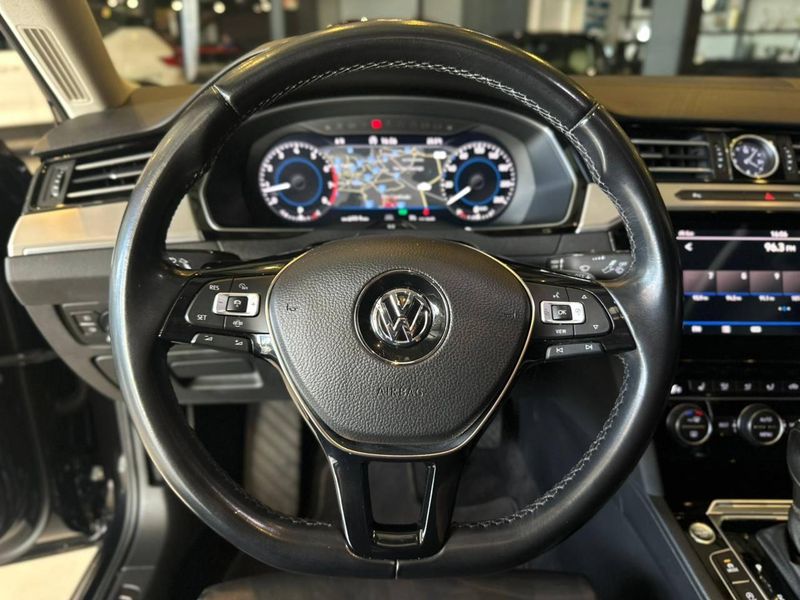 Volkswagen Passat Highline 2.0 TSI 220cv Tip. 2018/2019 CONCEPT MOTORS PASSO FUNDO / Carros no Vale