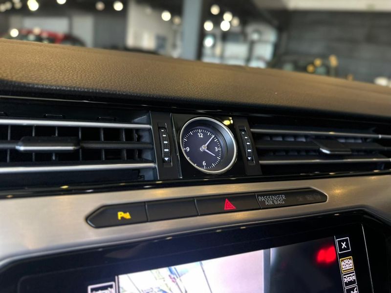 Volkswagen Passat Highline 2.0 TSI 220cv Tip. 2018/2019 CONCEPT MOTORS PASSO FUNDO / Carros no Vale