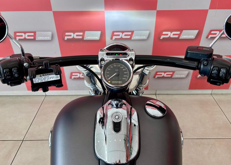 HARLEY-DAVIDSON SOFTAIL BREAKOUT FXSB 2016/2016 PC VEÍCULOS SANTA CRUZ DO SUL / Carros no Vale